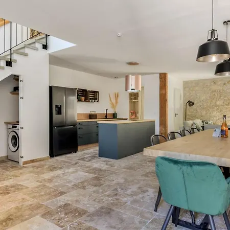 Holiday home Grande De Charme Proche De La *